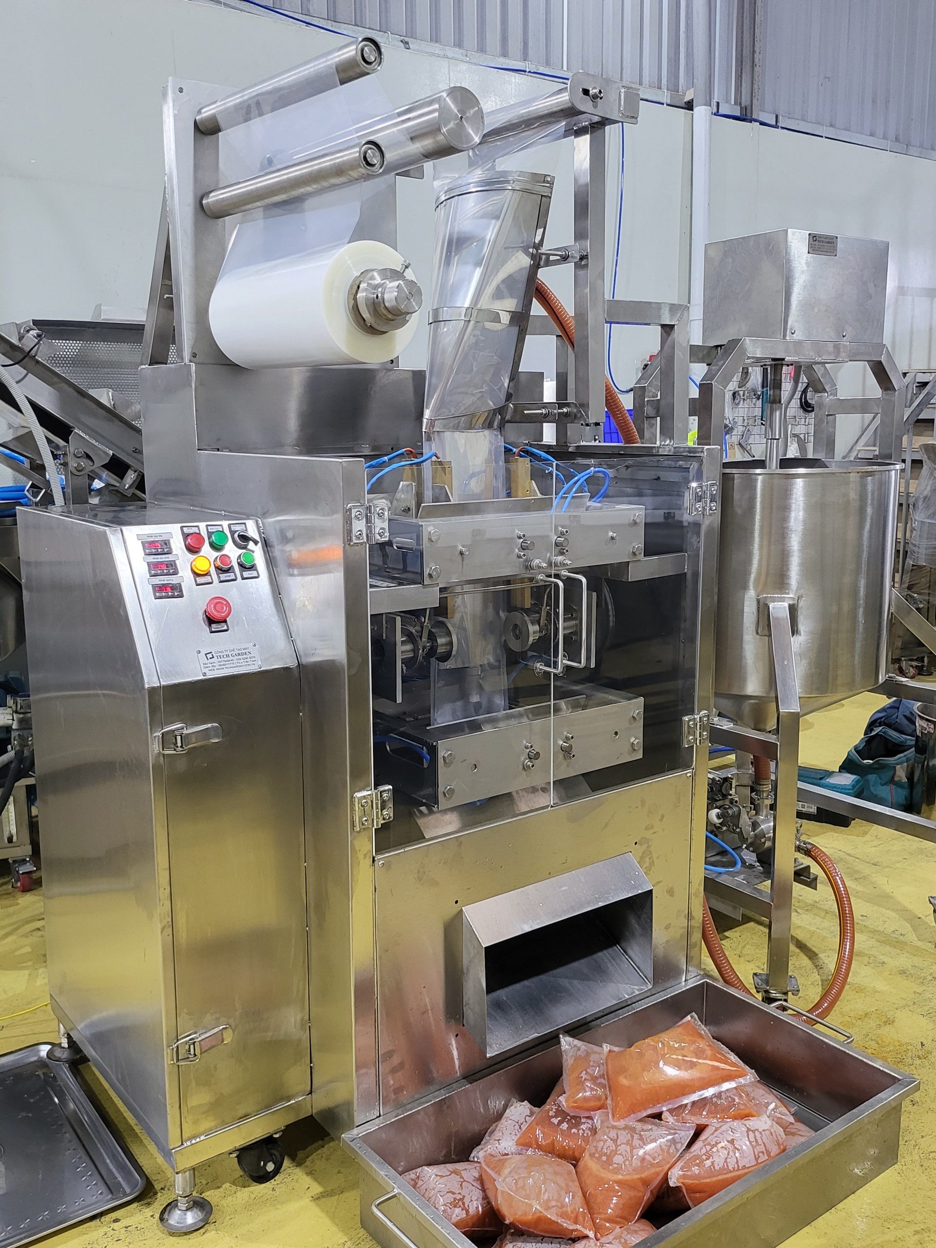 Sauce and Hot Broth Packing Machine